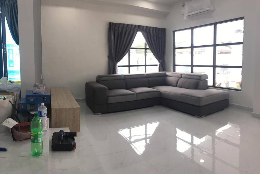 22Pax :Taman Pelangi Party House Nearby Midvelly Villa Johor Bahru Exterior foto